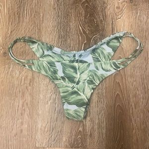 Skatie bikini bottoms.